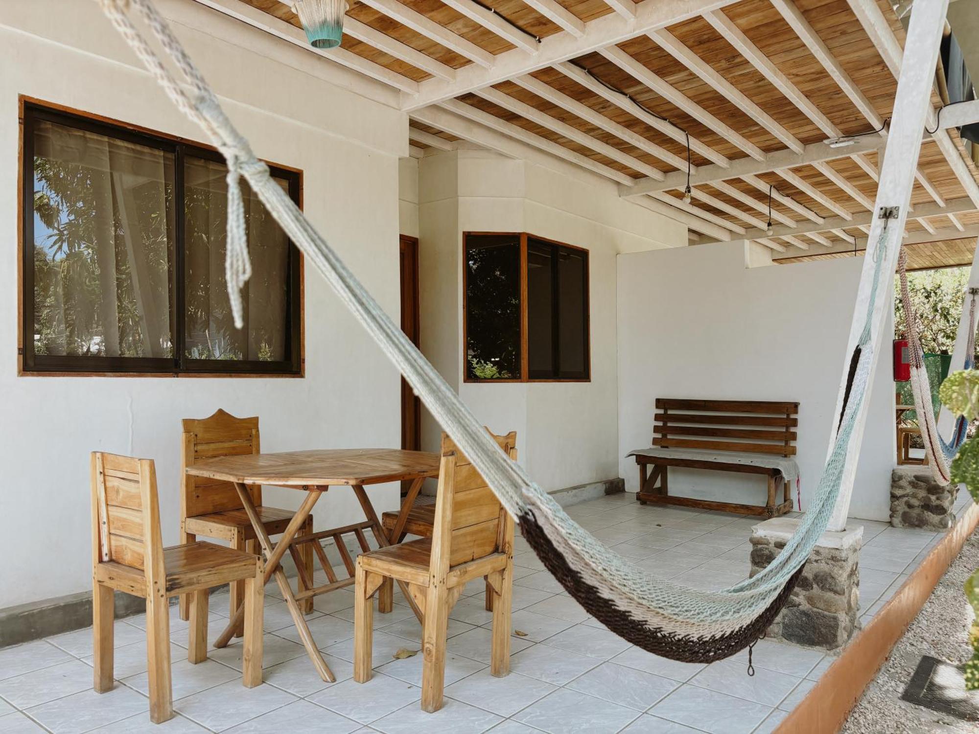 Don Jon'S Surf And Yoga Lodge Playa Santa Teresa  Exterior photo