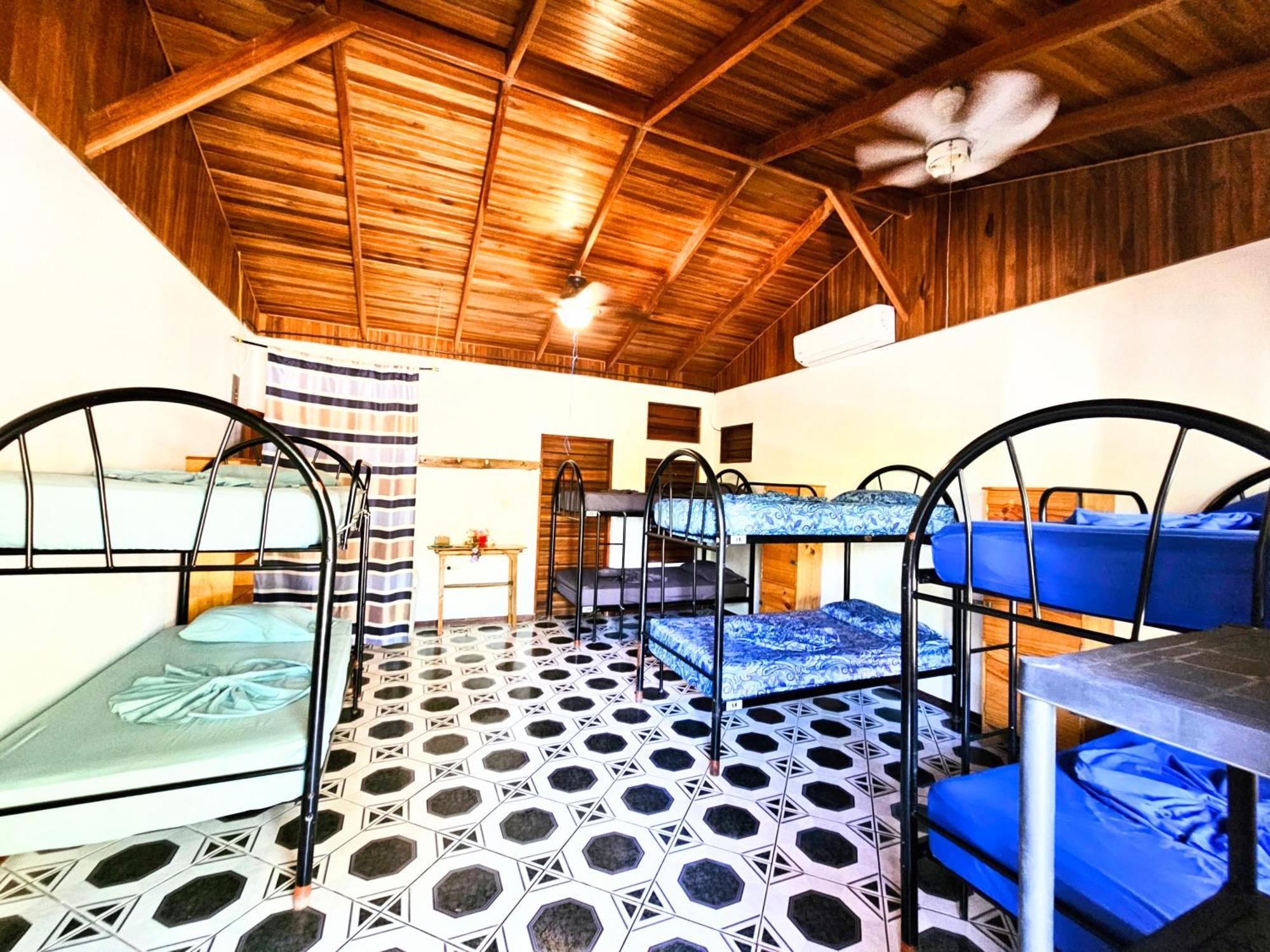Don Jon'S Surf And Yoga Lodge Playa Santa Teresa  Exterior photo