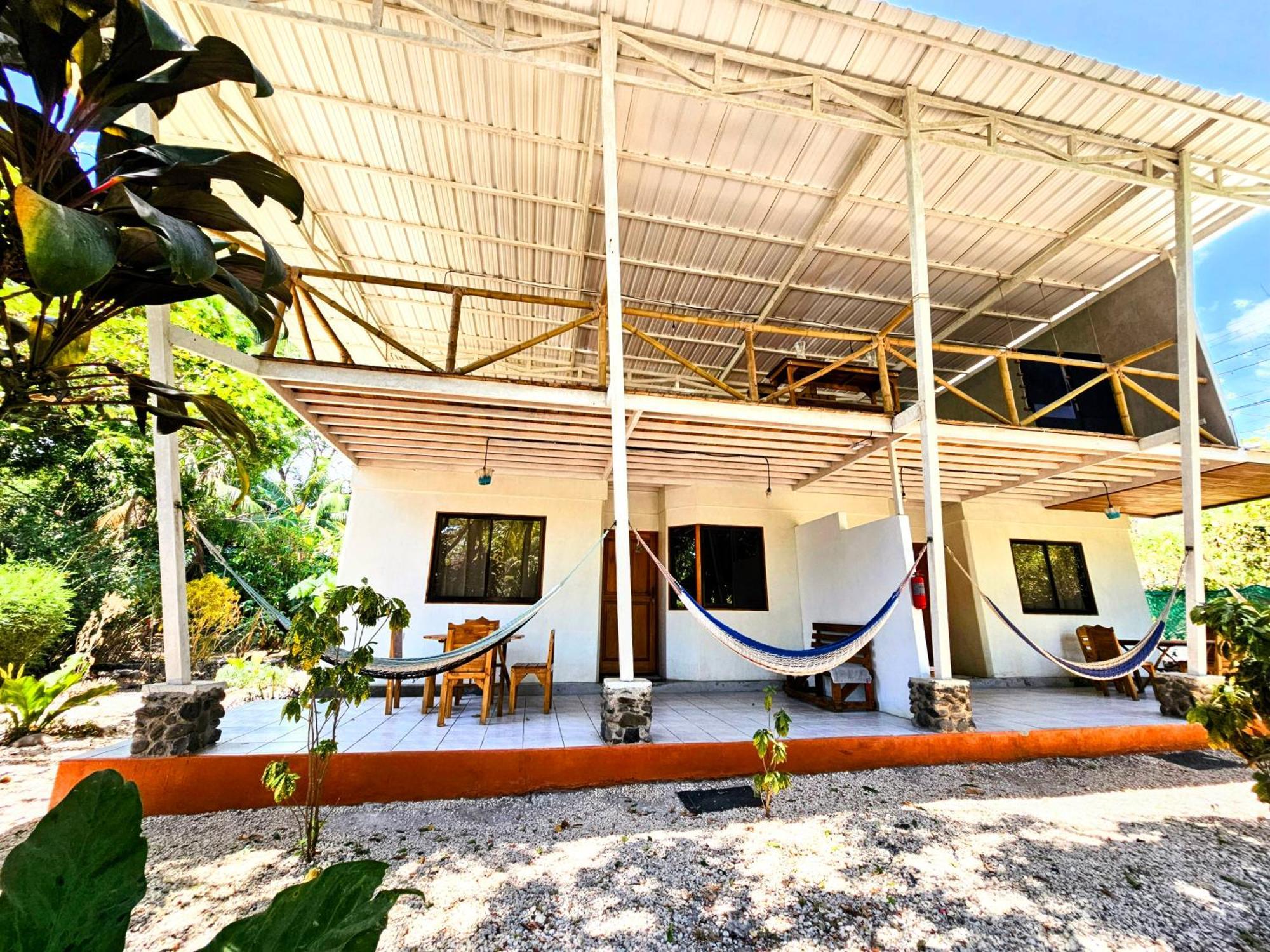 Don Jon'S Surf And Yoga Lodge Playa Santa Teresa  Exterior photo